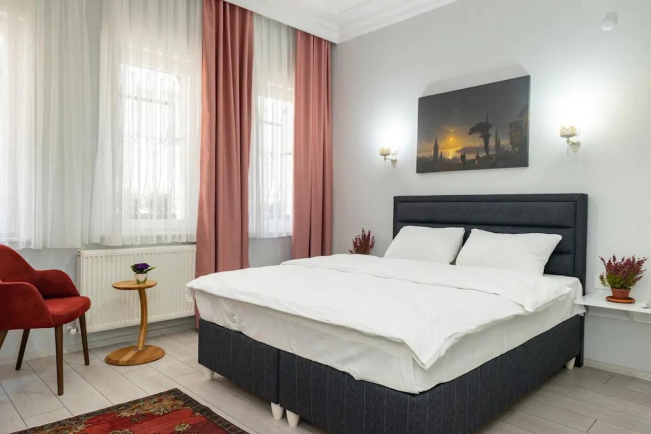 Downtown Two-Bedrom Apartment ティビリシ エクステリア 写真