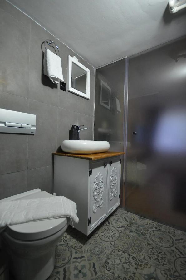 Downtown Two-Bedrom Apartment ティビリシ エクステリア 写真