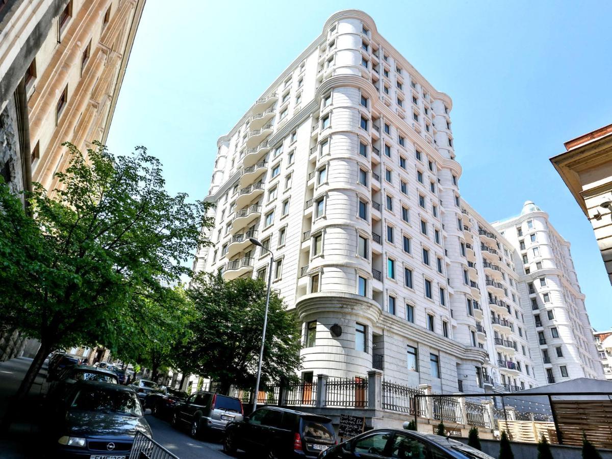 Downtown Two-Bedrom Apartment ティビリシ エクステリア 写真