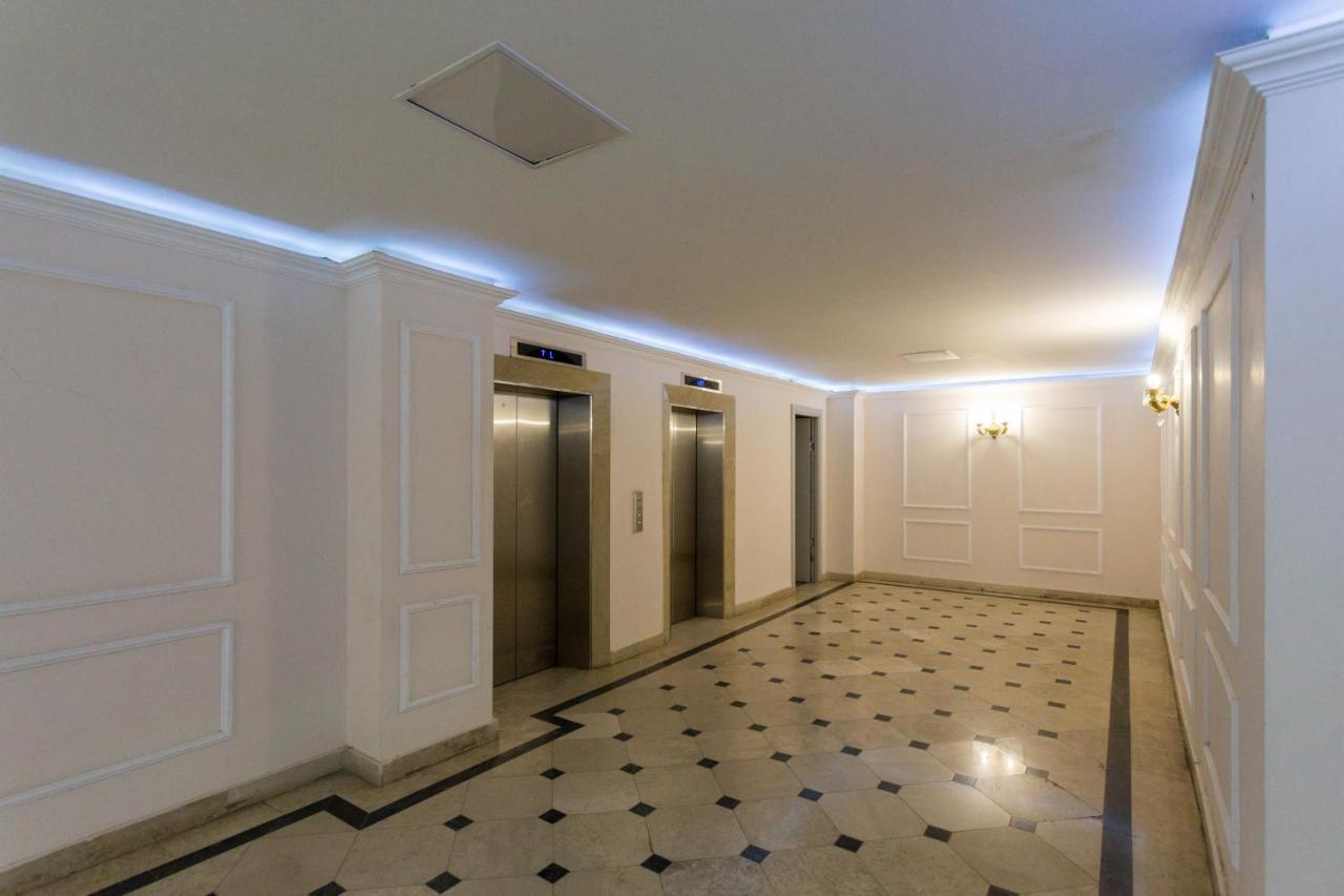Downtown Two-Bedrom Apartment ティビリシ エクステリア 写真
